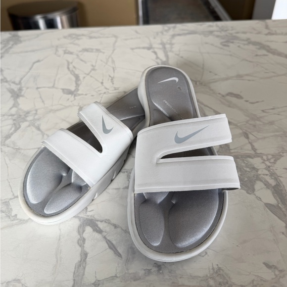 Nike Shoes - Nike Women’s White Slide Comfort Footbed Sandals with Light Gray Footbed Sz 8